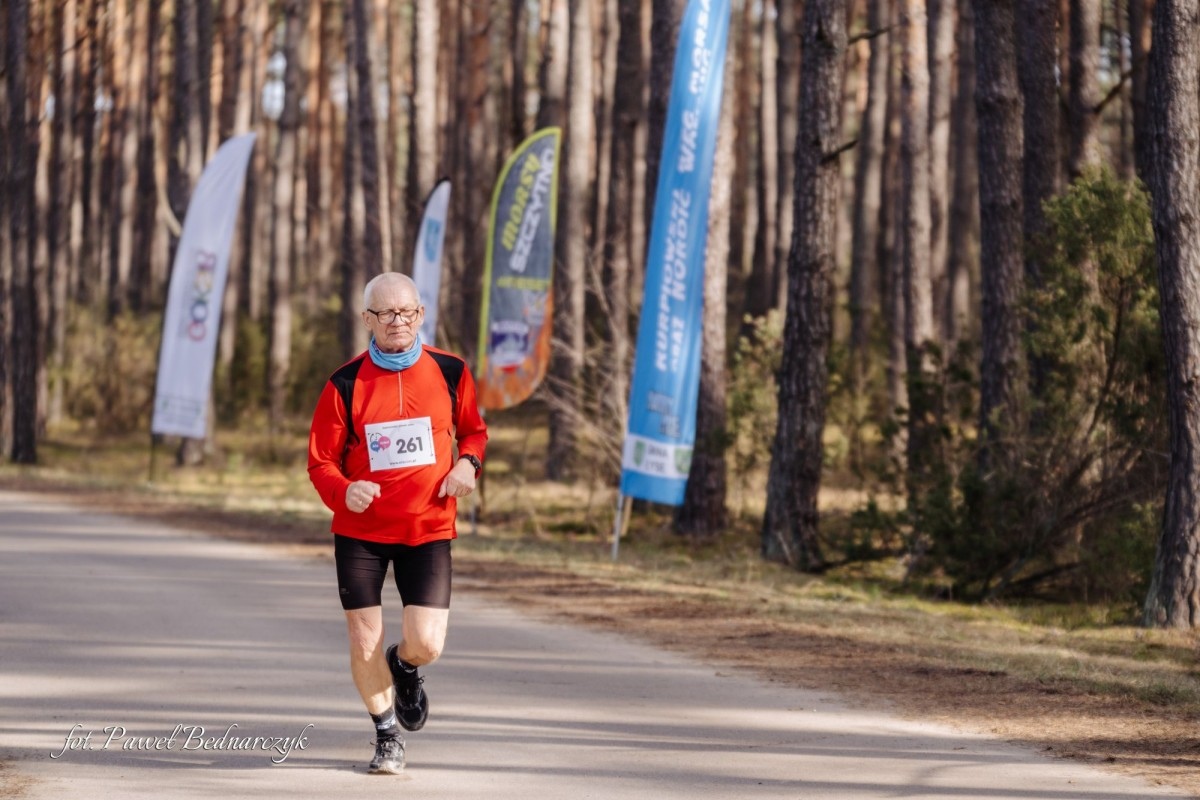 Serafin gościł biegaczy i miłośników Nordic Walking. Tak wyglądał VIII Kurpiowski Bieg Morsa [08.03.2026]  - zdjęcie #186 - eOstroleka.pl