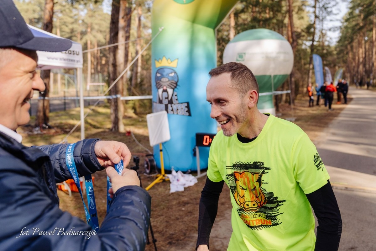Serafin gościł biegaczy i miłośników Nordic Walking. Tak wyglądał VIII Kurpiowski Bieg Morsa [08.03.2026]  - zdjęcie #174 - eOstroleka.pl