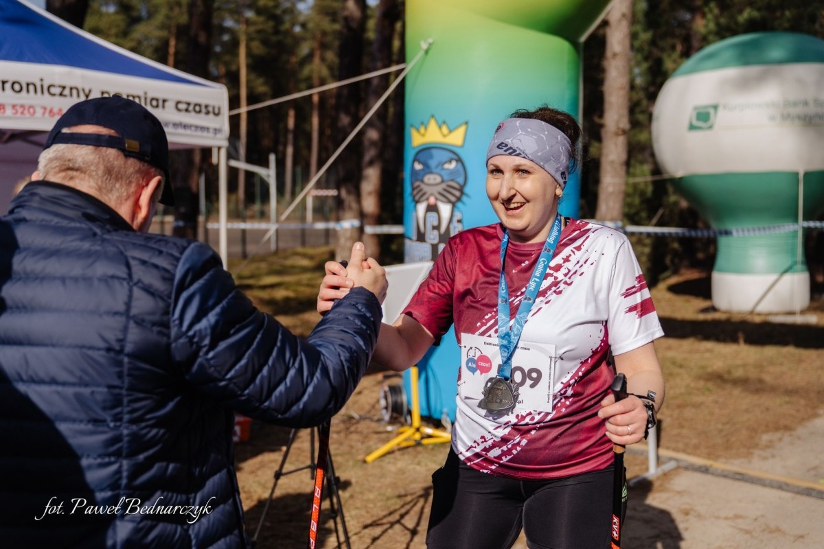 Serafin gościł biegaczy i miłośników Nordic Walking. Tak wyglądał VIII Kurpiowski Bieg Morsa [08.03.2026]  - zdjęcie #61 - eOstroleka.pl