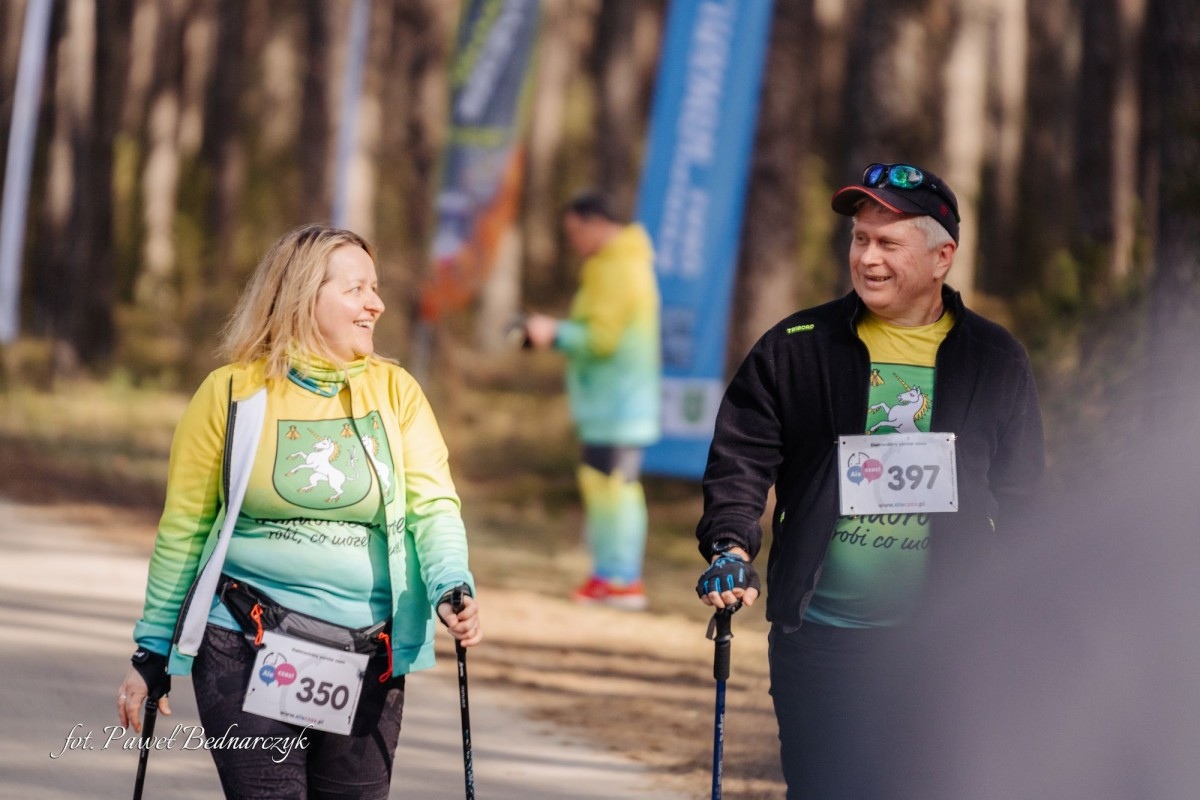 Serafin gościł biegaczy i miłośników Nordic Walking. Tak wyglądał VIII Kurpiowski Bieg Morsa [08.03.2026]  - zdjęcie #52 - eOstroleka.pl