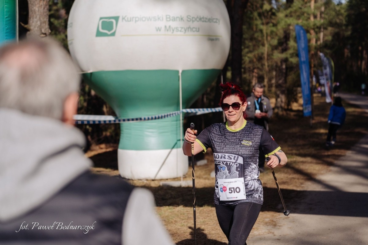 Serafin gościł biegaczy i miłośników Nordic Walking. Tak wyglądał VIII Kurpiowski Bieg Morsa [08.03.2026]  - zdjęcie #51 - eOstroleka.pl