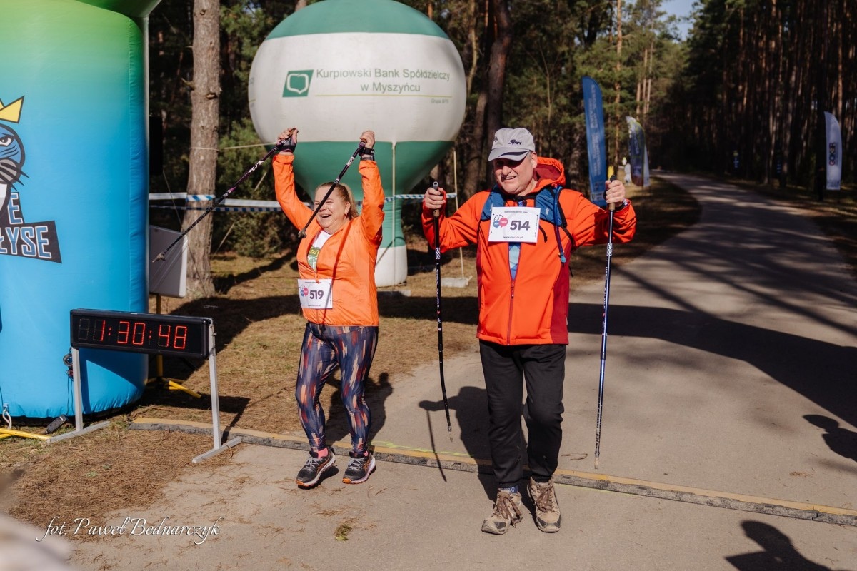 Serafin gościł biegaczy i miłośników Nordic Walking. Tak wyglądał VIII Kurpiowski Bieg Morsa [08.03.2026]  - zdjęcie #49 - eOstroleka.pl