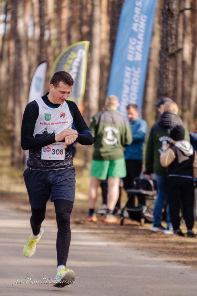 Serafin gościł biegaczy i miłośników Nordic Walking. Tak wyglądał VIII Kurpiowski Bieg Morsa [08.03.2026]  - zdjęcie #162 - eOstroleka.pl