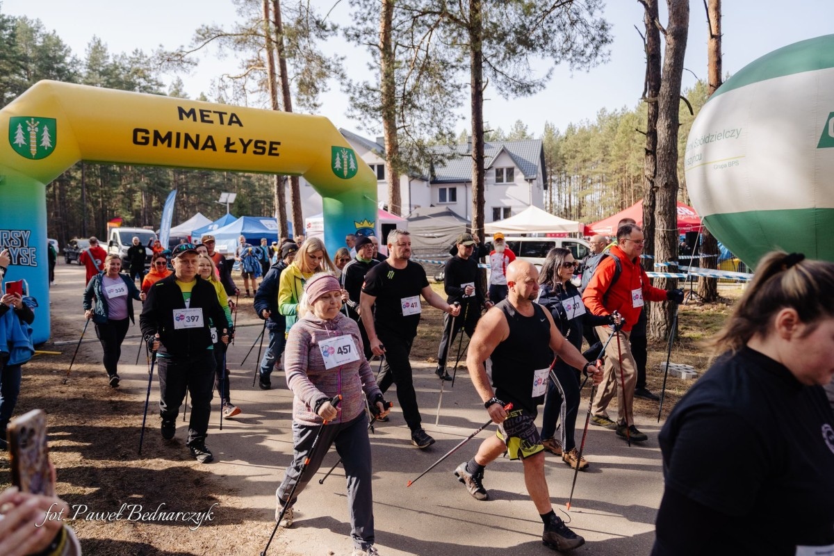 Serafin gościł biegaczy i miłośników Nordic Walking. Tak wyglądał VIII Kurpiowski Bieg Morsa [08.03.2026]  - zdjęcie #161 - eOstroleka.pl