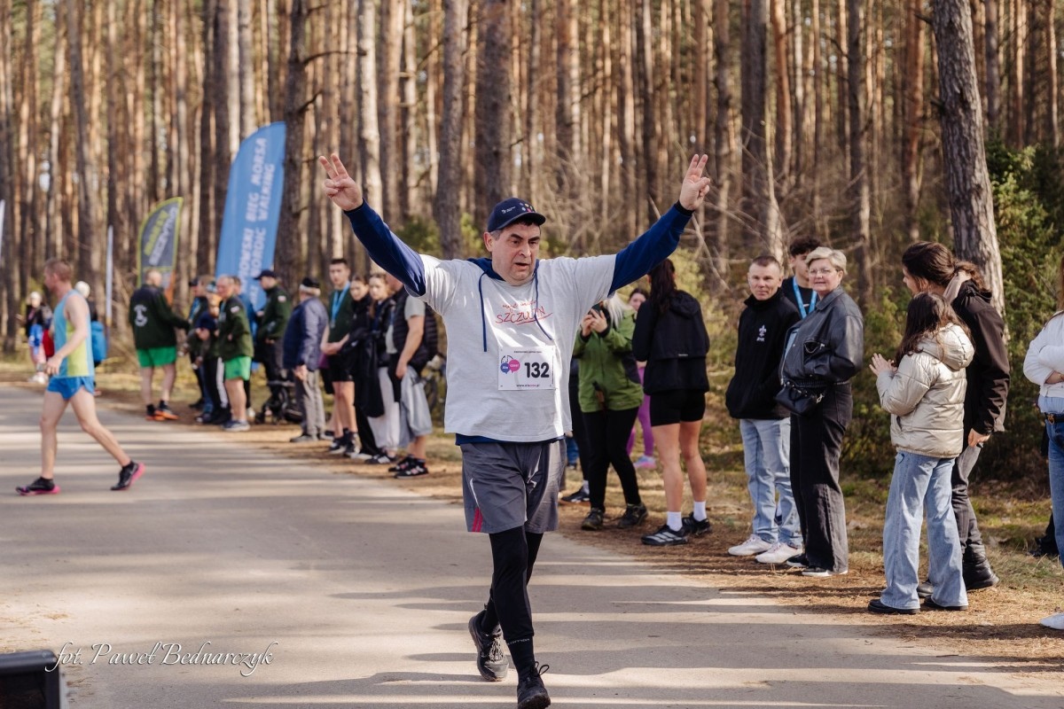 Serafin gościł biegaczy i miłośników Nordic Walking. Tak wyglądał VIII Kurpiowski Bieg Morsa [08.03.2026]  - zdjęcie #156 - eOstroleka.pl