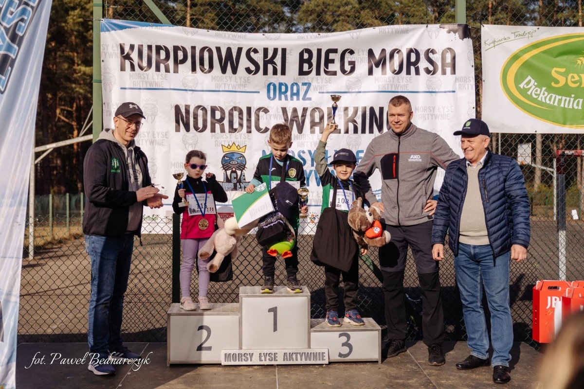Serafin gościł biegaczy i miłośników Nordic Walking. Tak wyglądał VIII Kurpiowski Bieg Morsa [08.03.2026]  - zdjęcie #39 - eOstroleka.pl