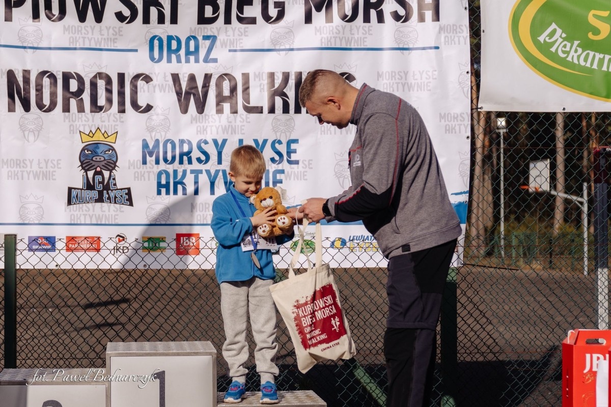Serafin gościł biegaczy i miłośników Nordic Walking. Tak wyglądał VIII Kurpiowski Bieg Morsa [08.03.2026]  - zdjęcie #36 - eOstroleka.pl