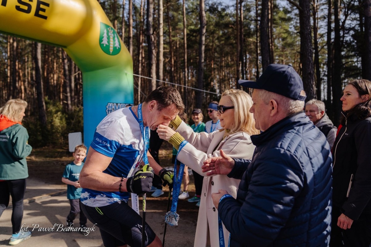 Serafin gościł biegaczy i miłośników Nordic Walking. Tak wyglądał VIII Kurpiowski Bieg Morsa [08.03.2026]  - zdjęcie #35 - eOstroleka.pl