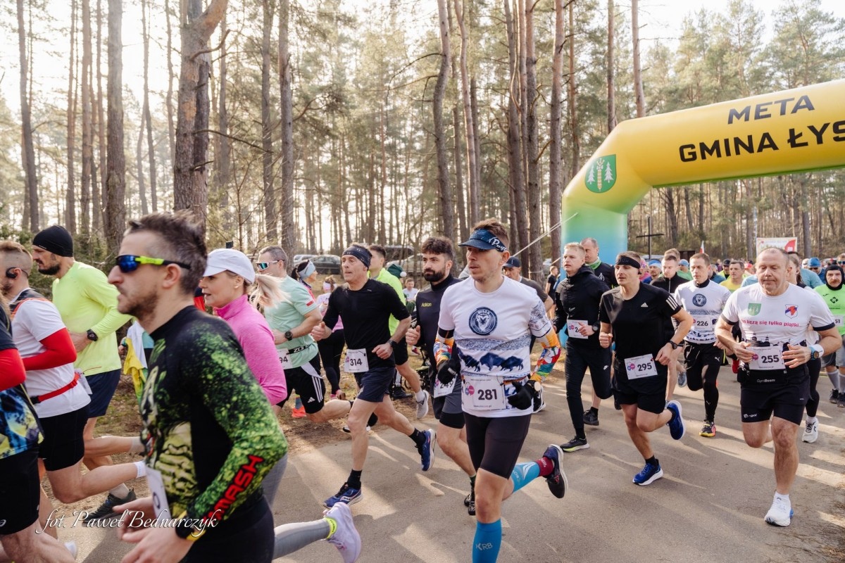 Serafin gościł biegaczy i miłośników Nordic Walking. Tak wyglądał VIII Kurpiowski Bieg Morsa [08.03.2026]  - zdjęcie #147 - eOstroleka.pl