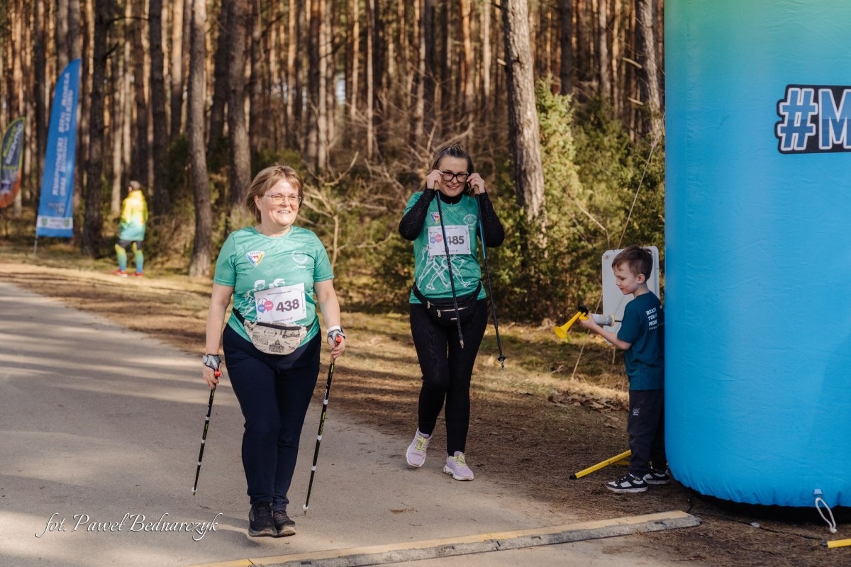 Serafin gościł biegaczy i miłośników Nordic Walking. Tak wyglądał VIII Kurpiowski Bieg Morsa [08.03.2026]  - zdjęcie #24 - eOstroleka.pl