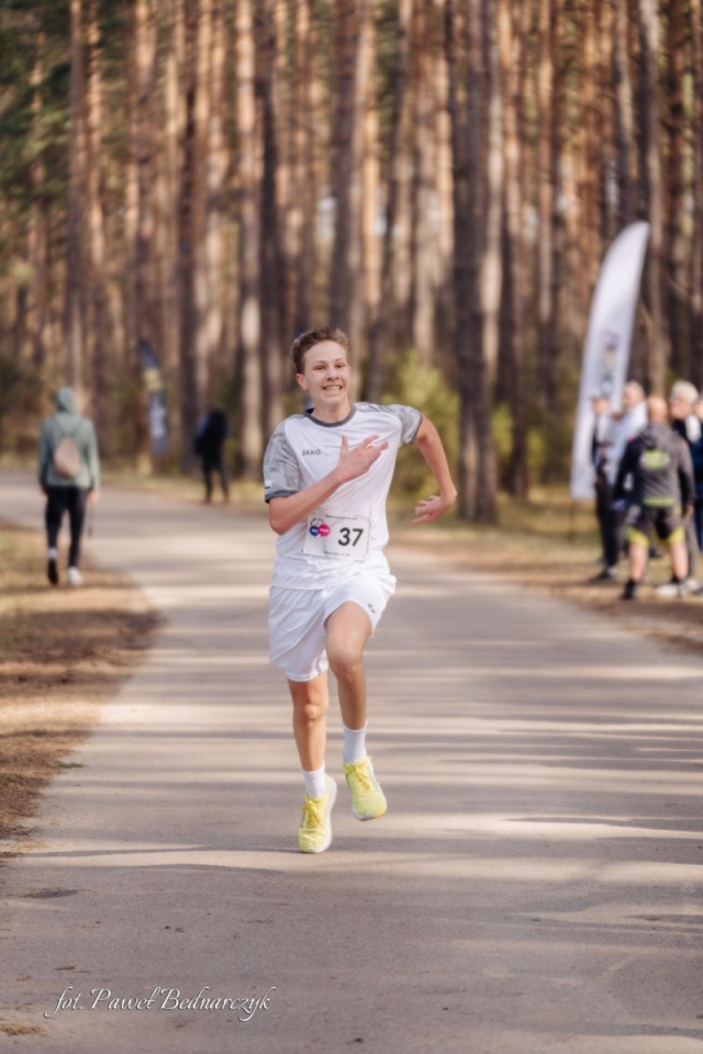 Serafin gościł biegaczy i miłośników Nordic Walking. Tak wyglądał VIII Kurpiowski Bieg Morsa [08.03.2026]  - zdjęcie #141 - eOstroleka.pl