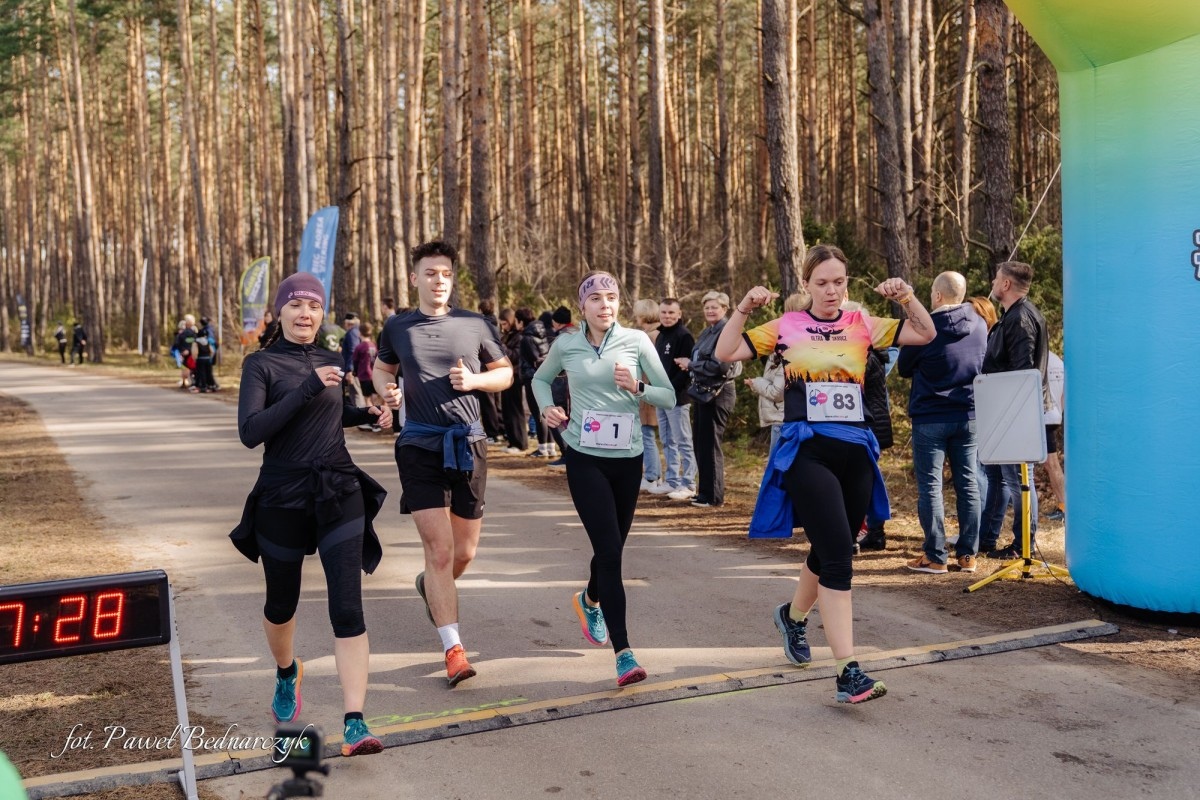 Serafin gościł biegaczy i miłośników Nordic Walking. Tak wyglądał VIII Kurpiowski Bieg Morsa [08.03.2026]  - zdjęcie #139 - eOstroleka.pl