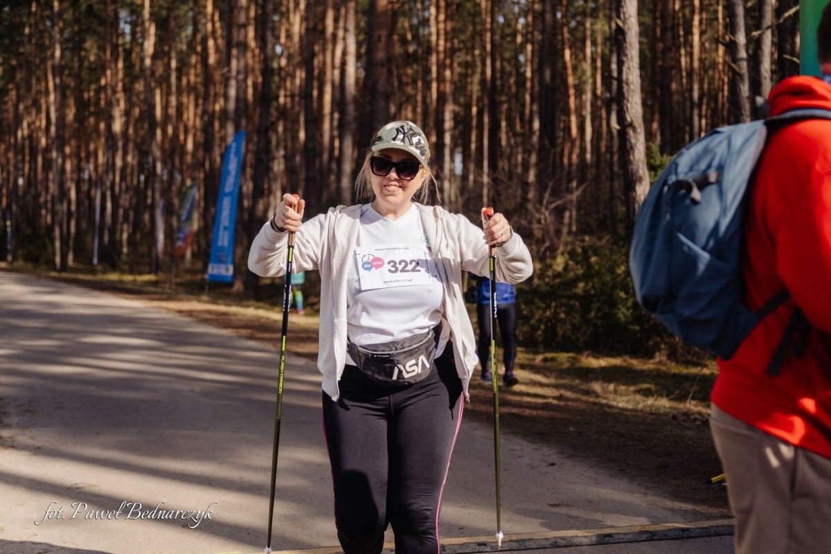 Serafin gościł biegaczy i miłośników Nordic Walking. Tak wyglądał VIII Kurpiowski Bieg Morsa [08.03.2026]  - zdjęcie #18 - eOstroleka.pl