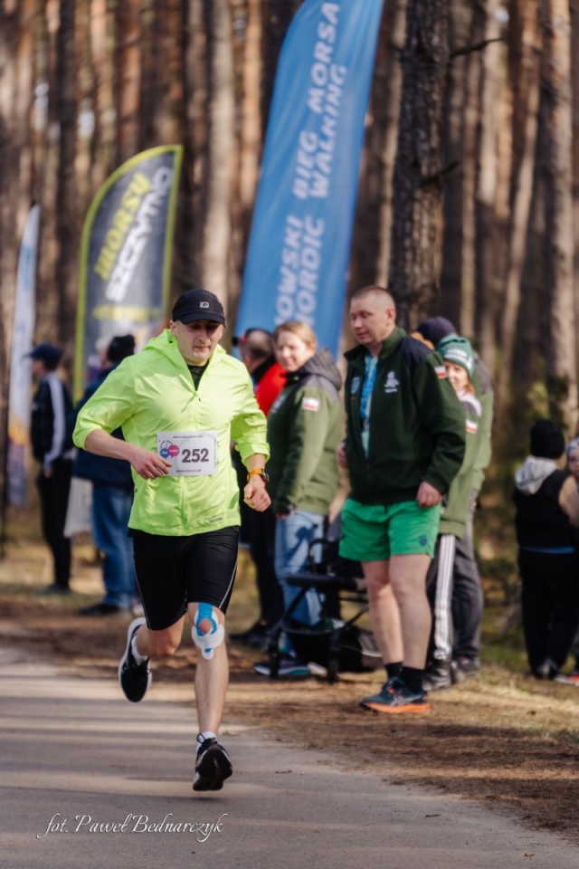 Serafin gościł biegaczy i miłośników Nordic Walking. Tak wyglądał VIII Kurpiowski Bieg Morsa [08.03.2026]  - zdjęcie #137 - eOstroleka.pl