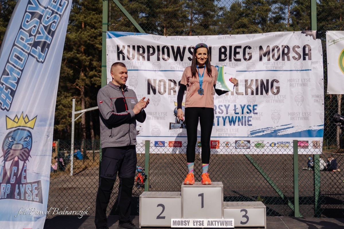 Serafin gościł biegaczy i miłośników Nordic Walking. Tak wyglądał VIII Kurpiowski Bieg Morsa [08.03.2026]  - zdjęcie #17 - eOstroleka.pl