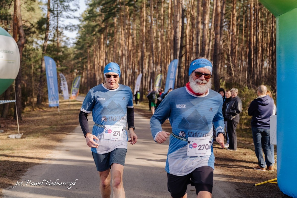 Serafin gościł biegaczy i miłośników Nordic Walking. Tak wyglądał VIII Kurpiowski Bieg Morsa [08.03.2026]  - zdjęcie #135 - eOstroleka.pl