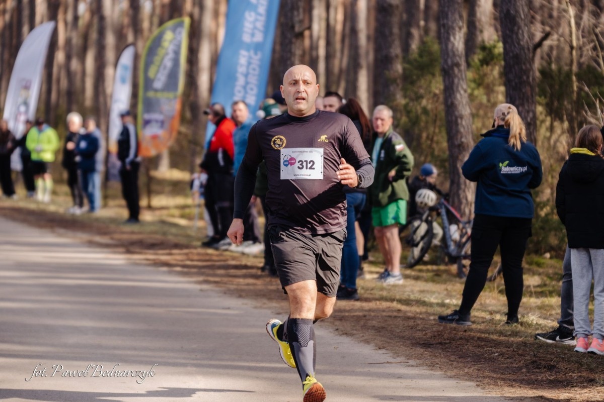 Serafin gościł biegaczy i miłośników Nordic Walking. Tak wyglądał VIII Kurpiowski Bieg Morsa [08.03.2026]  - zdjęcie #127 - eOstroleka.pl