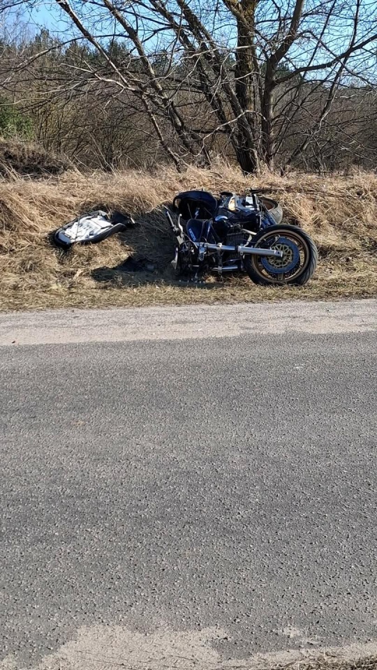 Wypadek motocyklisty w Komorowie [15.03.2026] - zdjęcie #3 - eOstroleka.pl