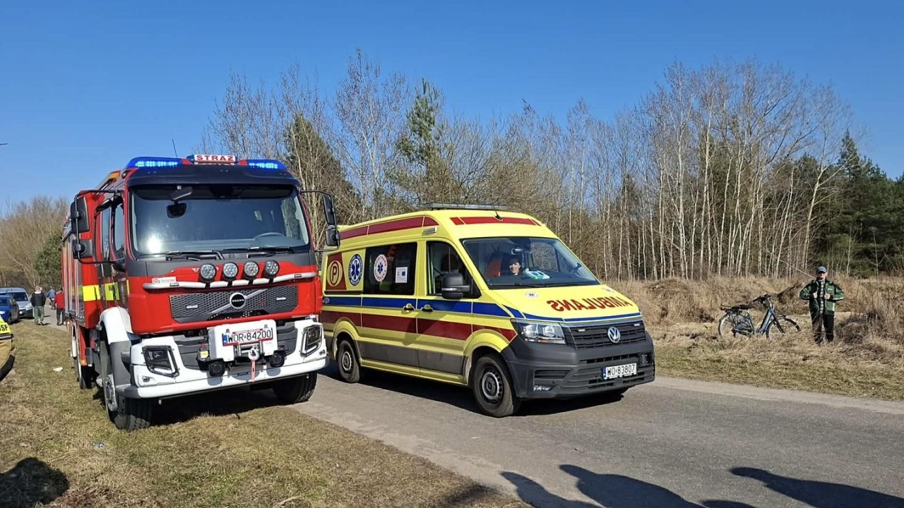 Wypadek motocyklisty w Komorowie [15.03.2026] - zdjęcie #2 - eOstroleka.pl