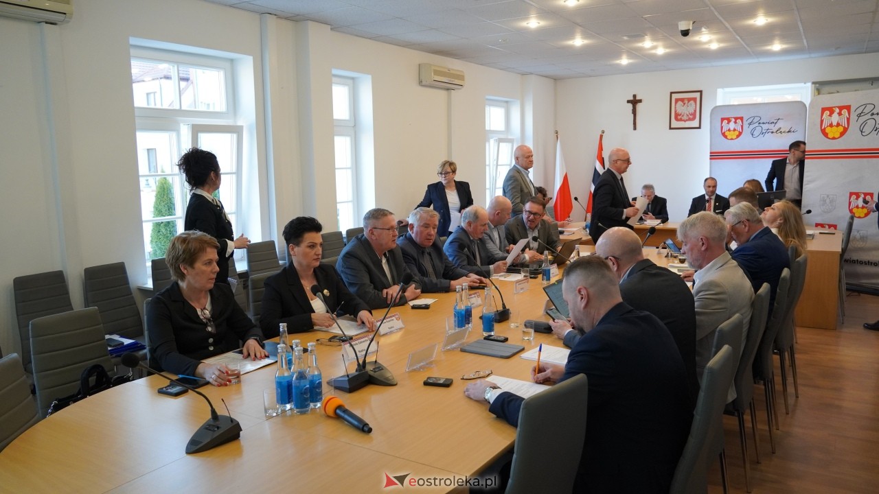 XXVI sesja Rady Powiatu w Ostrołęce [17.03.2026] - zdjęcie #36 - eOstroleka.pl