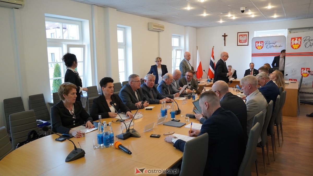 XXVI sesja Rady Powiatu w Ostrołęce [17.03.2026] - zdjęcie #35 - eOstroleka.pl