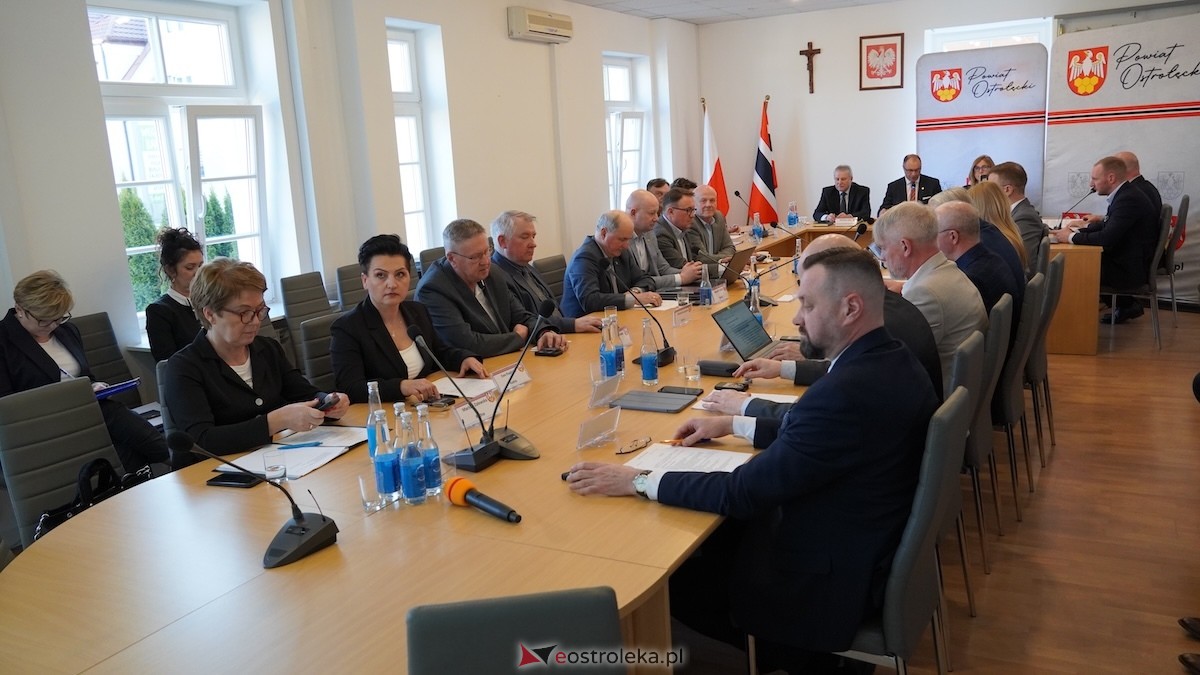 XXVI sesja Rady Powiatu w Ostrołęce [17.03.2026] - zdjęcie #5 - eOstroleka.pl