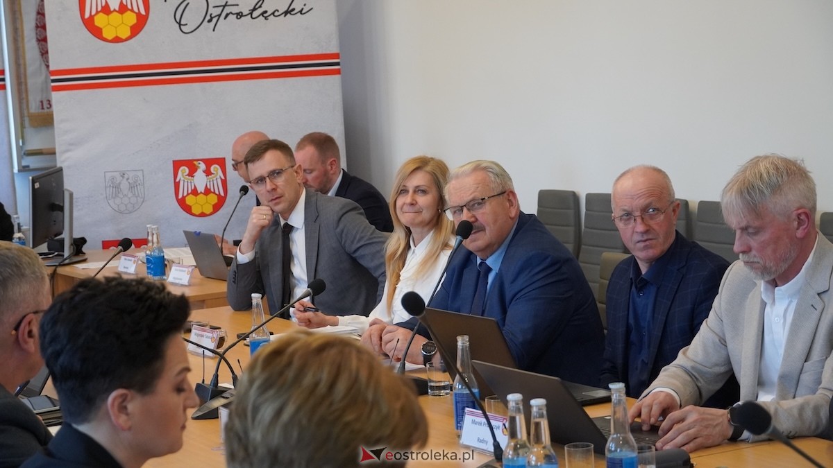 XXVI sesja Rady Powiatu w Ostrołęce [17.03.2026] - zdjęcie #3 - eOstroleka.pl