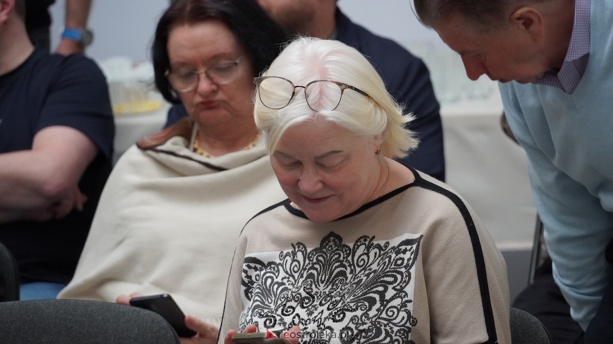 Otwarcie wystawy Konstantego Chojnowskiego w Muzeum Kultury Kurpiowskiej [17.03.2026] - zdjęcie #38 - eOstroleka.pl