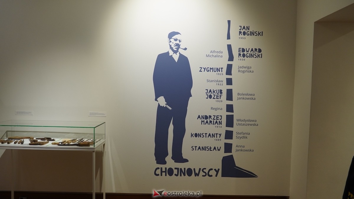 Otwarcie wystawy Konstantego Chojnowskiego w Muzeum Kultury Kurpiowskiej [17.03.2026] - zdjęcie #19 - eOstroleka.pl