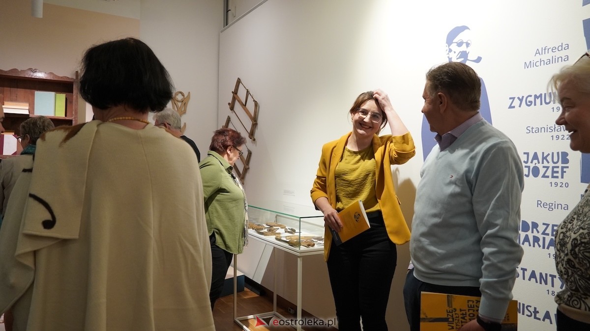 Otwarcie wystawy Konstantego Chojnowskiego w Muzeum Kultury Kurpiowskiej [17.03.2026] - zdjęcie #17 - eOstroleka.pl