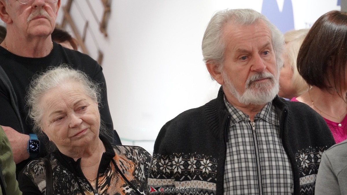 Otwarcie wystawy Konstantego Chojnowskiego w Muzeum Kultury Kurpiowskiej [17.03.2026] - zdjęcie #4 - eOstroleka.pl