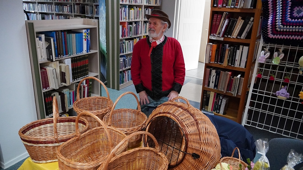 Kiermasz Wielkanocny w Miejskiej Bibliotece Publicznej w Ostrołęce [19.03.2026] - zdjęcie #10 - eOstroleka.pl