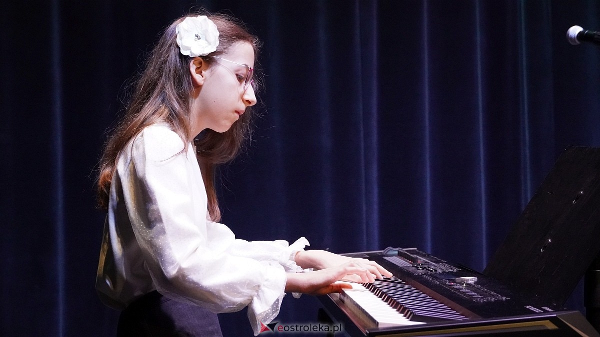 Koncert uczniów Państwowej Szkoły Muzycznej w Ostrołęce i Chóru Cantiamo w Muzeum Żołnierzy Wyklętych [19.03.2026] - zdjęcie #54 - eOstroleka.pl
