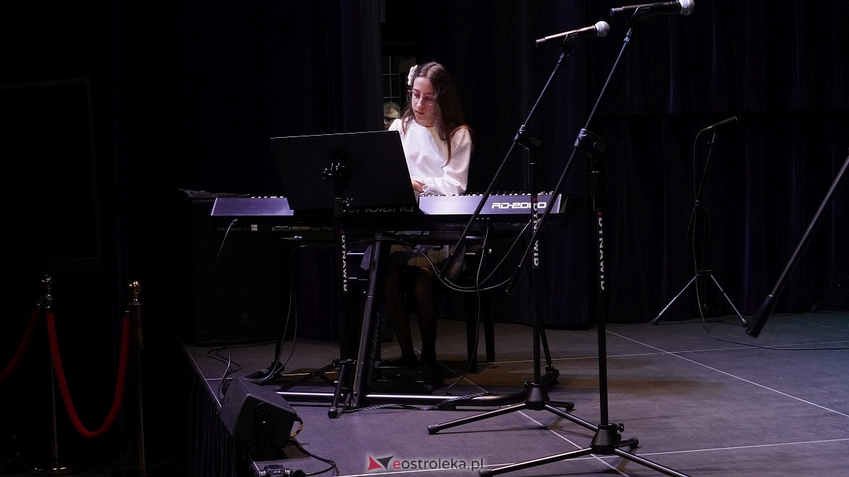 Koncert uczniów Państwowej Szkoły Muzycznej w Ostrołęce i Chóru Cantiamo w Muzeum Żołnierzy Wyklętych [19.03.2026] - zdjęcie #52 - eOstroleka.pl