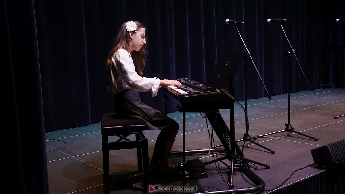 Koncert uczniów Państwowej Szkoły Muzycznej w Ostrołęce i Chóru Cantiamo w Muzeum Żołnierzy Wyklętych [19.03.2026] - zdjęcie #47 - eOstroleka.pl