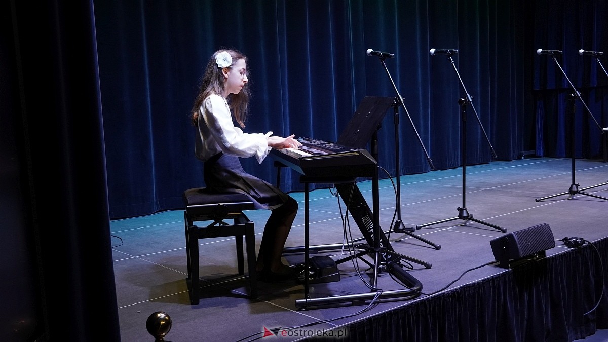 Koncert uczniów Państwowej Szkoły Muzycznej w Ostrołęce i Chóru Cantiamo w Muzeum Żołnierzy Wyklętych [19.03.2026] - zdjęcie #45 - eOstroleka.pl