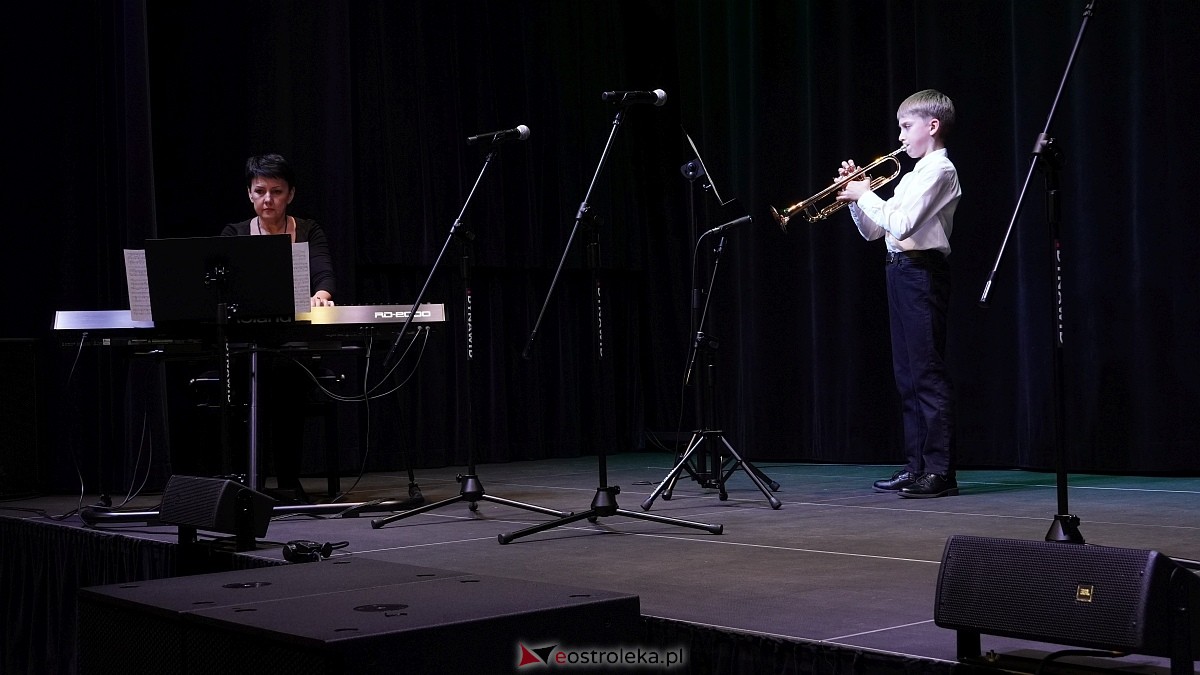 Koncert uczniów Państwowej Szkoły Muzycznej w Ostrołęce i Chóru Cantiamo w Muzeum Żołnierzy Wyklętych [19.03.2026] - zdjęcie #38 - eOstroleka.pl
