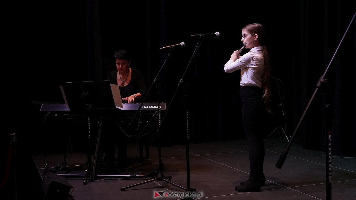 Koncert uczniów Państwowej Szkoły Muzycznej w Ostrołęce i Chóru Cantiamo w Muzeum Żołnierzy Wyklętych [19.03.2026] - zdjęcie #31 - eOstroleka.pl