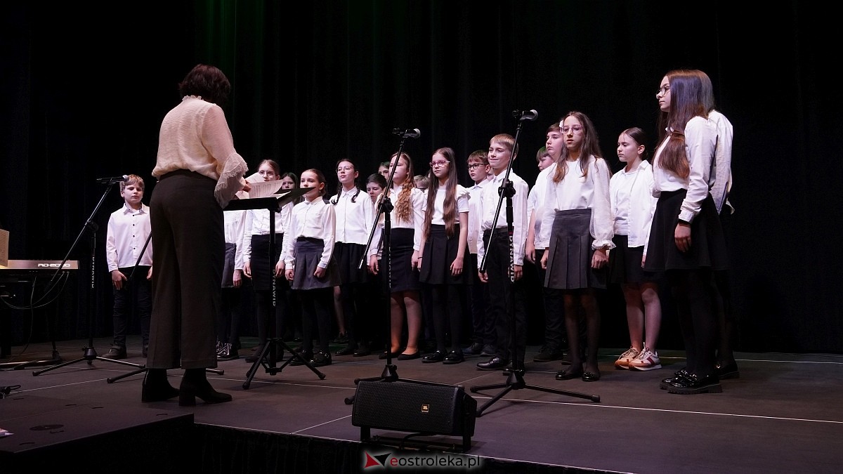 Koncert uczniów Państwowej Szkoły Muzycznej w Ostrołęce i Chóru Cantiamo w Muzeum Żołnierzy Wyklętych [19.03.2026] - zdjęcie #27 - eOstroleka.pl