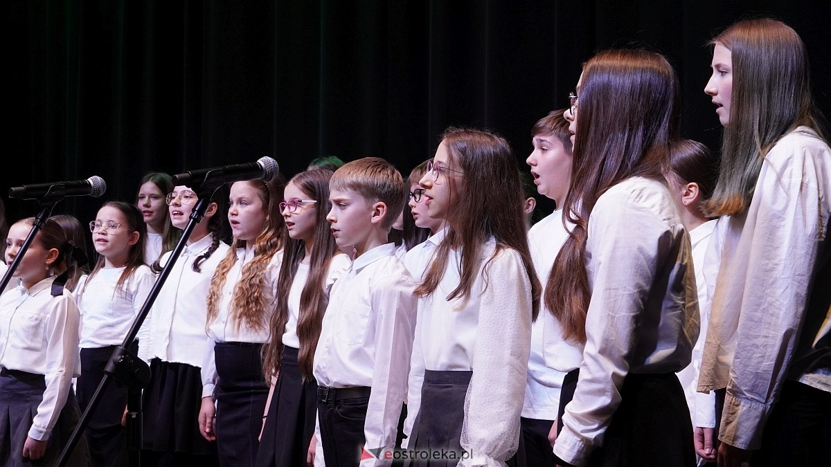 Koncert uczniów Państwowej Szkoły Muzycznej w Ostrołęce i Chóru Cantiamo w Muzeum Żołnierzy Wyklętych [19.03.2026] - zdjęcie #19 - eOstroleka.pl