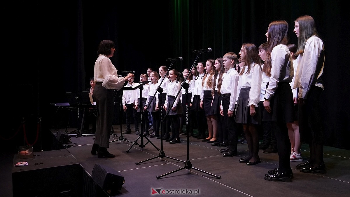 Koncert uczniów Państwowej Szkoły Muzycznej w Ostrołęce i Chóru Cantiamo w Muzeum Żołnierzy Wyklętych [19.03.2026] - zdjęcie #18 - eOstroleka.pl