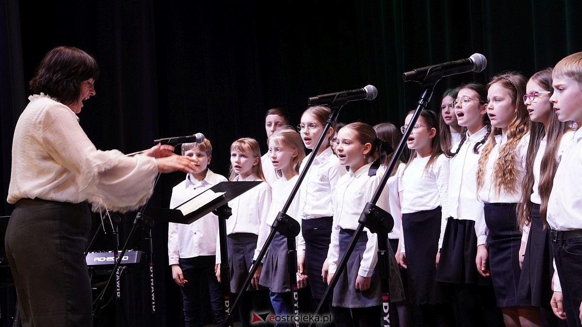 Koncert uczniów Państwowej Szkoły Muzycznej w Ostrołęce i Chóru Cantiamo w Muzeum Żołnierzy Wyklętych [19.03.2026] - zdjęcie #17 - eOstroleka.pl