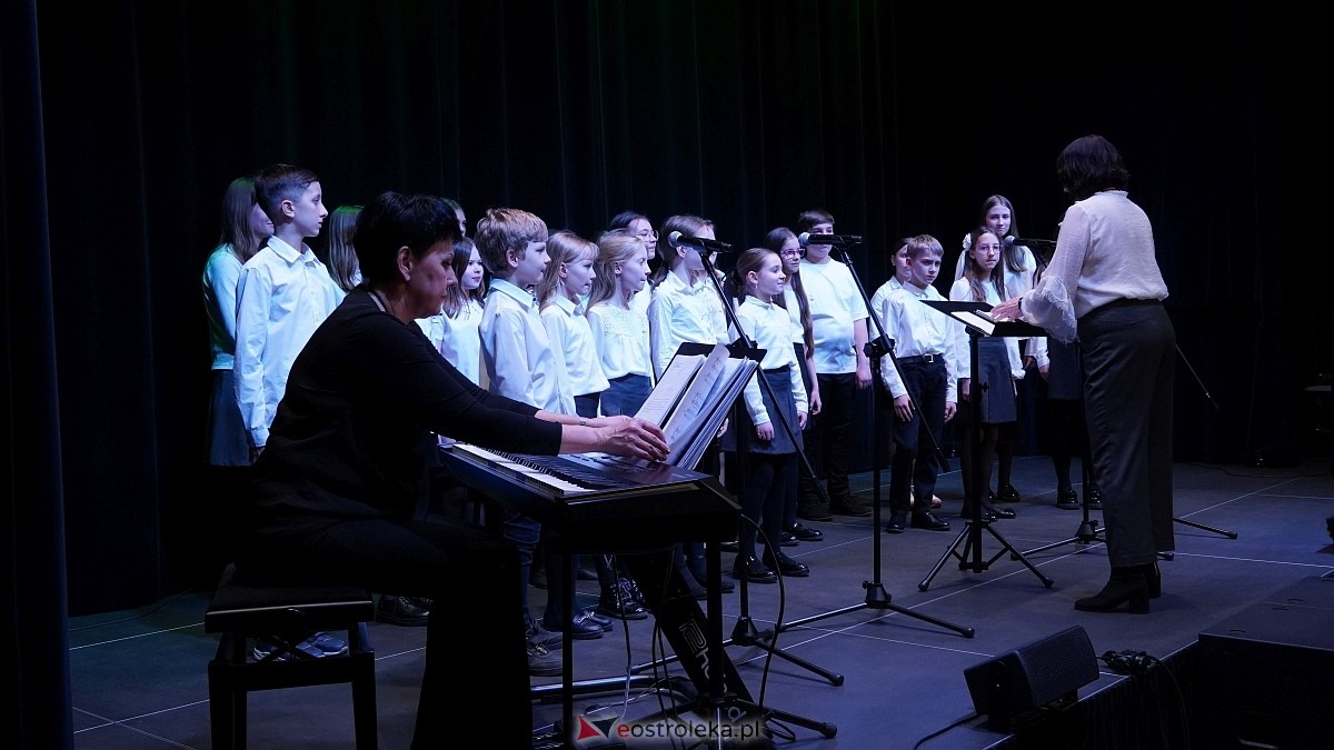 Koncert uczniów Państwowej Szkoły Muzycznej w Ostrołęce i Chóru Cantiamo w Muzeum Żołnierzy Wyklętych [19.03.2026] - zdjęcie #13 - eOstroleka.pl