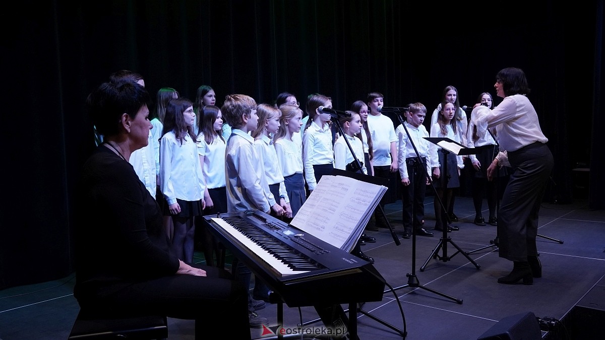 Koncert uczniów Państwowej Szkoły Muzycznej w Ostrołęce i Chóru Cantiamo w Muzeum Żołnierzy Wyklętych [19.03.2026] - zdjęcie #10 - eOstroleka.pl