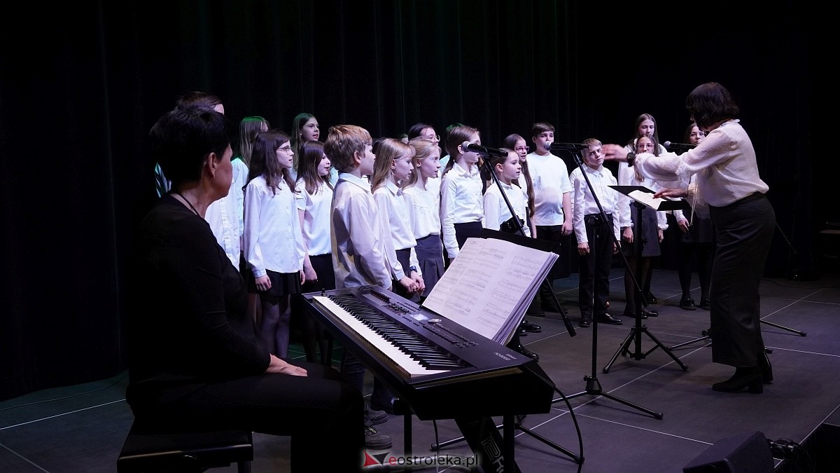 Koncert uczniów Państwowej Szkoły Muzycznej w Ostrołęce i Chóru Cantiamo w Muzeum Żołnierzy Wyklętych [19.03.2026] - zdjęcie #9 - eOstroleka.pl