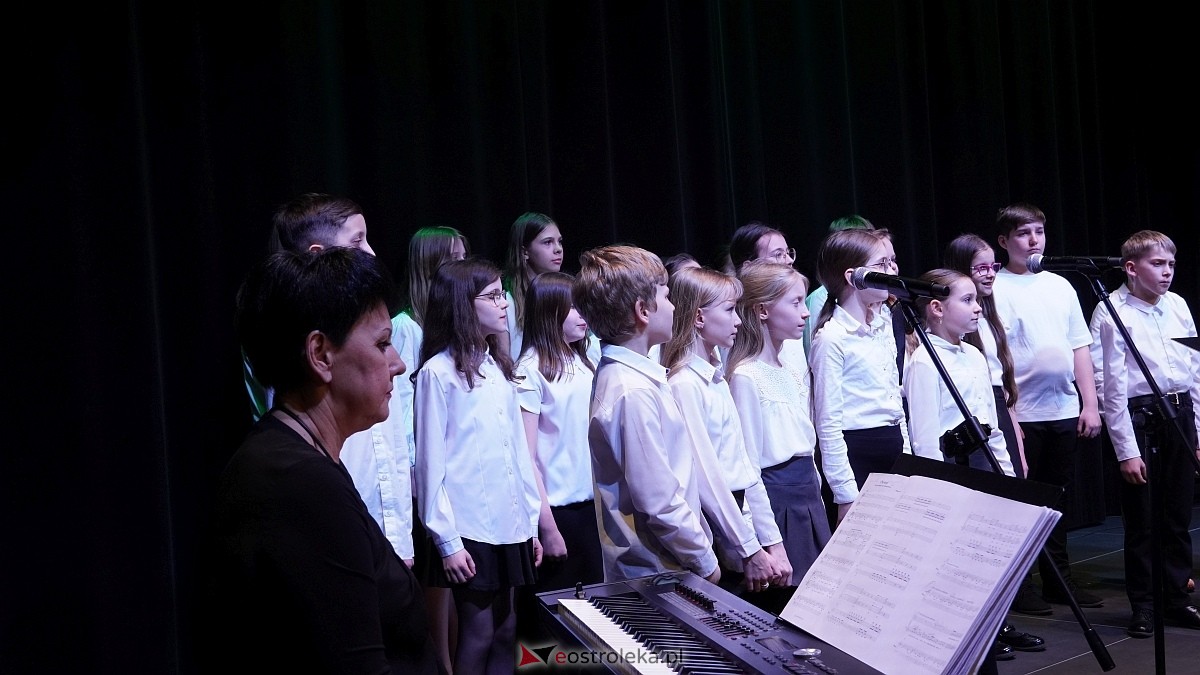 Koncert uczniów Państwowej Szkoły Muzycznej w Ostrołęce i Chóru Cantiamo w Muzeum Żołnierzy Wyklętych [19.03.2026] - zdjęcie #6 - eOstroleka.pl