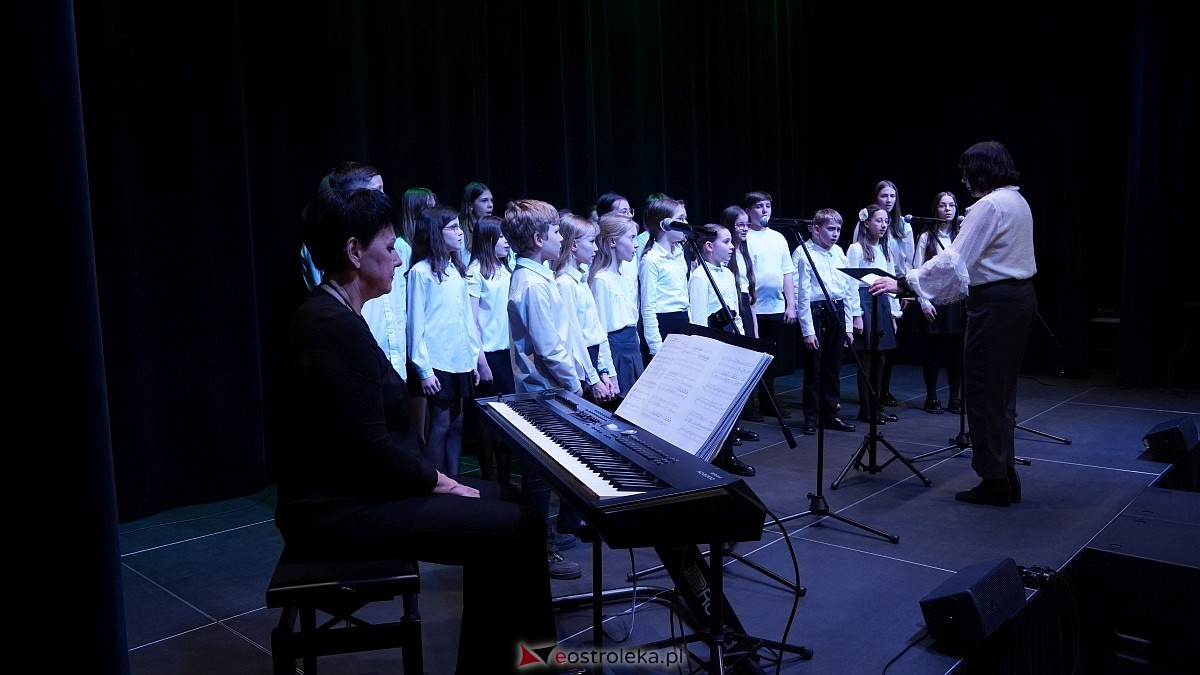 Koncert uczniów Państwowej Szkoły Muzycznej w Ostrołęce i Chóru Cantiamo w Muzeum Żołnierzy Wyklętych [19.03.2026] - zdjęcie #5 - eOstroleka.pl