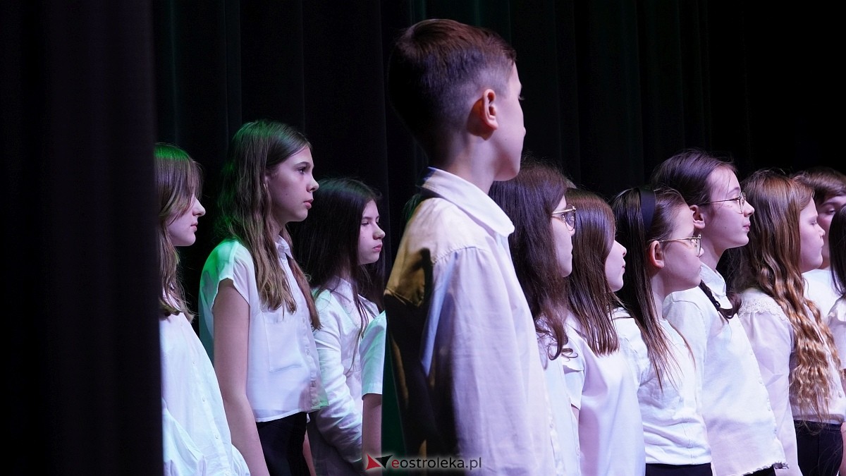 Koncert uczniów Państwowej Szkoły Muzycznej w Ostrołęce i Chóru Cantiamo w Muzeum Żołnierzy Wyklętych [19.03.2026] - zdjęcie #4 - eOstroleka.pl