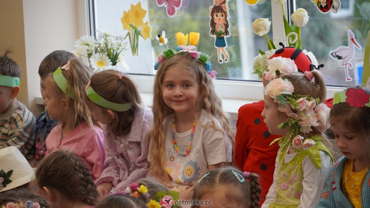 Wiosenne przebieranki w „Krainie Radości”. Dzieci z Przedszkola Miejskiego nr 8 przywitały wiosnę! [20.03.2026] - zdjęcie #78 - eOstroleka.pl