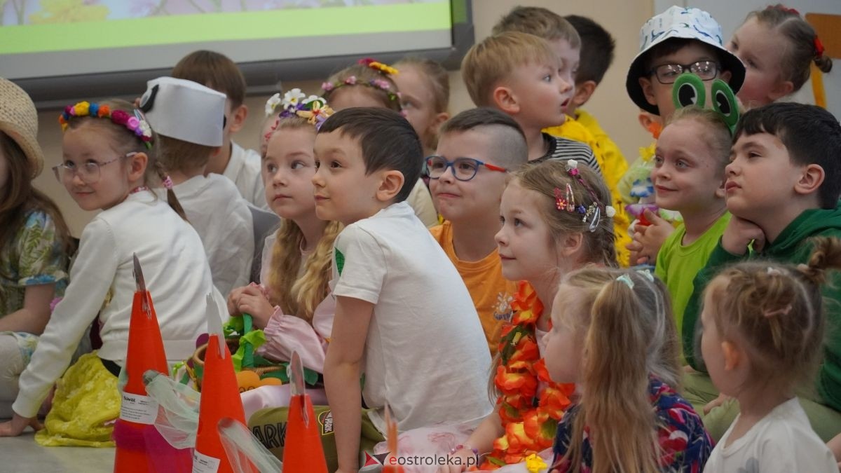 Wiosenne przebieranki w „Krainie Radości”. Dzieci z Przedszkola Miejskiego nr 8 przywitały wiosnę! [20.03.2026] - zdjęcie #77 - eOstroleka.pl